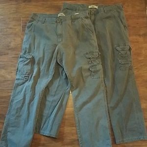Bundle of 2 wrangler cargo pants size 38/32
